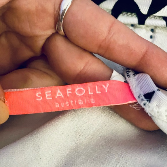 Seafolly youth size 10 black & white bikini like new!! - Picture 6 of 11